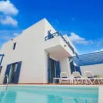 펜션 Maria Del Mar 2 Minutes To Supermarkets, 10 Minutes To Marina Rubicon, Pool, High Speed Wifi 플라야블랑카