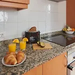 펜션 Maria Del Mar 2 Minutes To Supermarkets, 10 Minutes To Marina Rubicon, Pool, High Speed Wifi 플라야블랑카