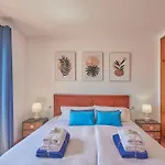 펜션 Maria Del Mar 2 Minutes To Supermarkets, 10 Minutes To Marina Rubicon, Pool, High Speed Wifi