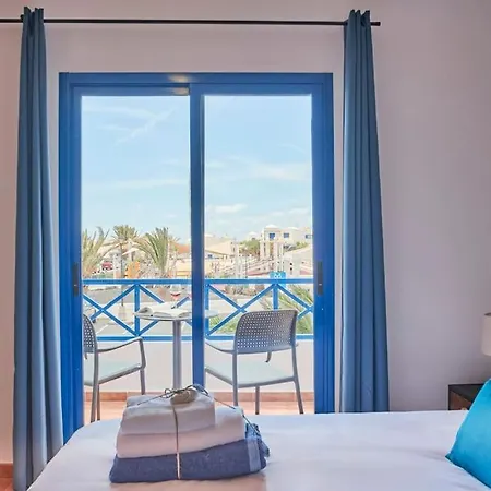 펜션 Maria Del Mar 2 Minutes To Supermarkets, 10 Minutes To Marina Rubicon, Pool, High Speed Wifi 플라야블랑카