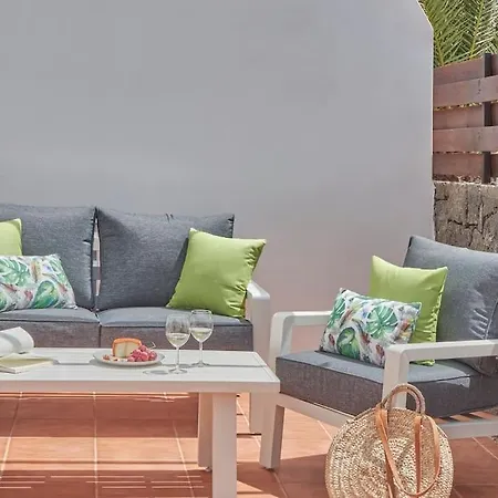 펜션 Maria Del Mar 2 Minutes To Supermarkets, 10 Minutes To Marina Rubicon, Pool, High Speed Wifi *