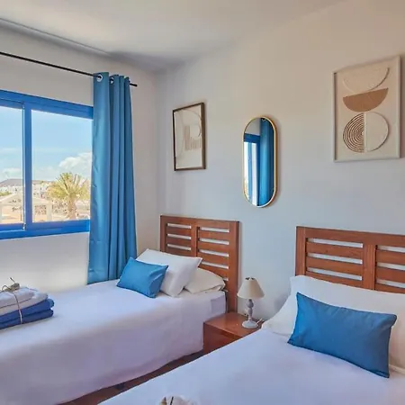 Ferienhaus Maria Del Mar 2 Minutes To Supermarkets, 10 Minutes To Marina Rubicon, Pool, High Speed Wifi *