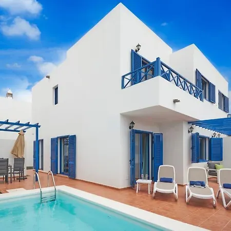 Maria Del Mar 2 Minutes To Supermarkets, 10 Minutes To Marina Rubicon, Pool, High Speed Wifi Holiday home