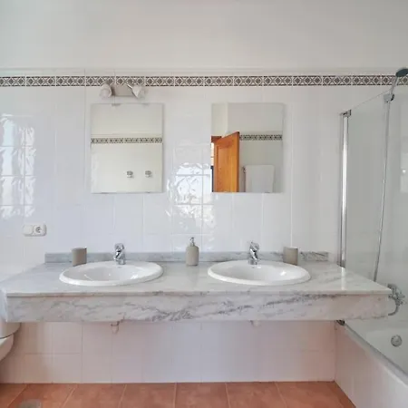 Maria Del Mar 2 Minutes To Supermarkets, 10 Minutes To Marina Rubicon, Pool, High Speed Wifi Плайя-Бланка