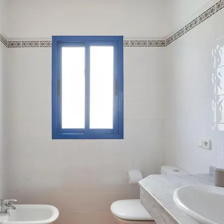 Holiday home Maria Del Mar 2 Minutes To Supermarkets, 10 Minutes To Marina Rubicon, Pool, High Speed Wifi