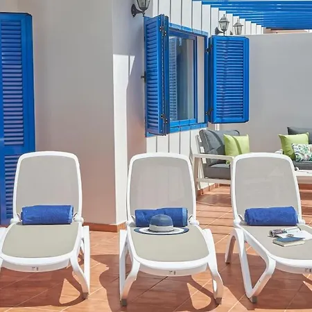 Holiday home Maria Del Mar 2 Minutes To Supermarkets, 10 Minutes To Marina Rubicon, Pool, High Speed Wifi *