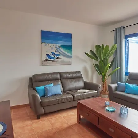 Maria Del Mar 2 Minutes To Supermarkets, 10 Minutes To Marina Rubicon, Pool, High Speed Wifi Holiday home Playa Blanca (Lanzarote)