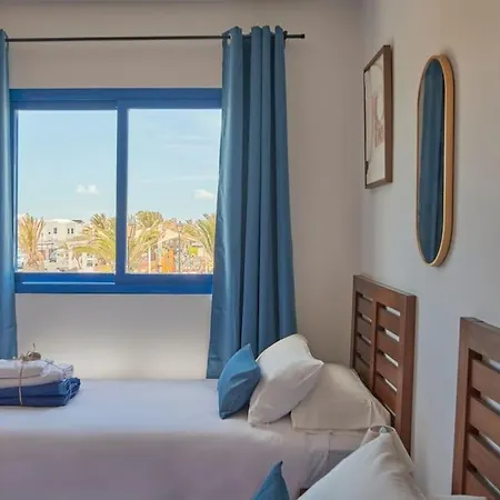 Maria Del Mar 2 Minutes To Supermarkets, 10 Minutes To Marina Rubicon, Pool, High Speed Wifi Holiday home *