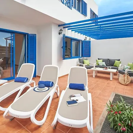 Holiday home Maria Del Mar 2 Minutes To Supermarkets, 10 Minutes To Marina Rubicon, Pool, High Speed Wifi
